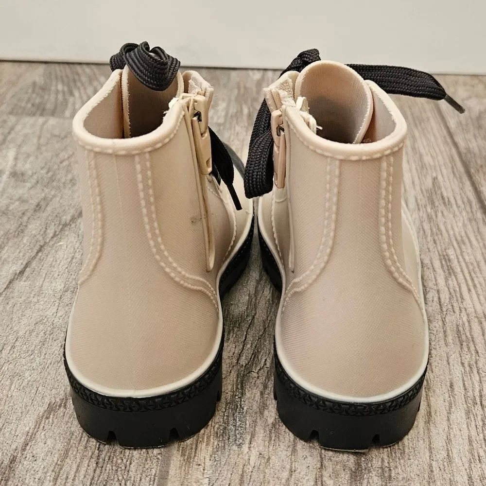 Cotton On Kids Stylish Cream and Black Ankle Boots Size 9-10